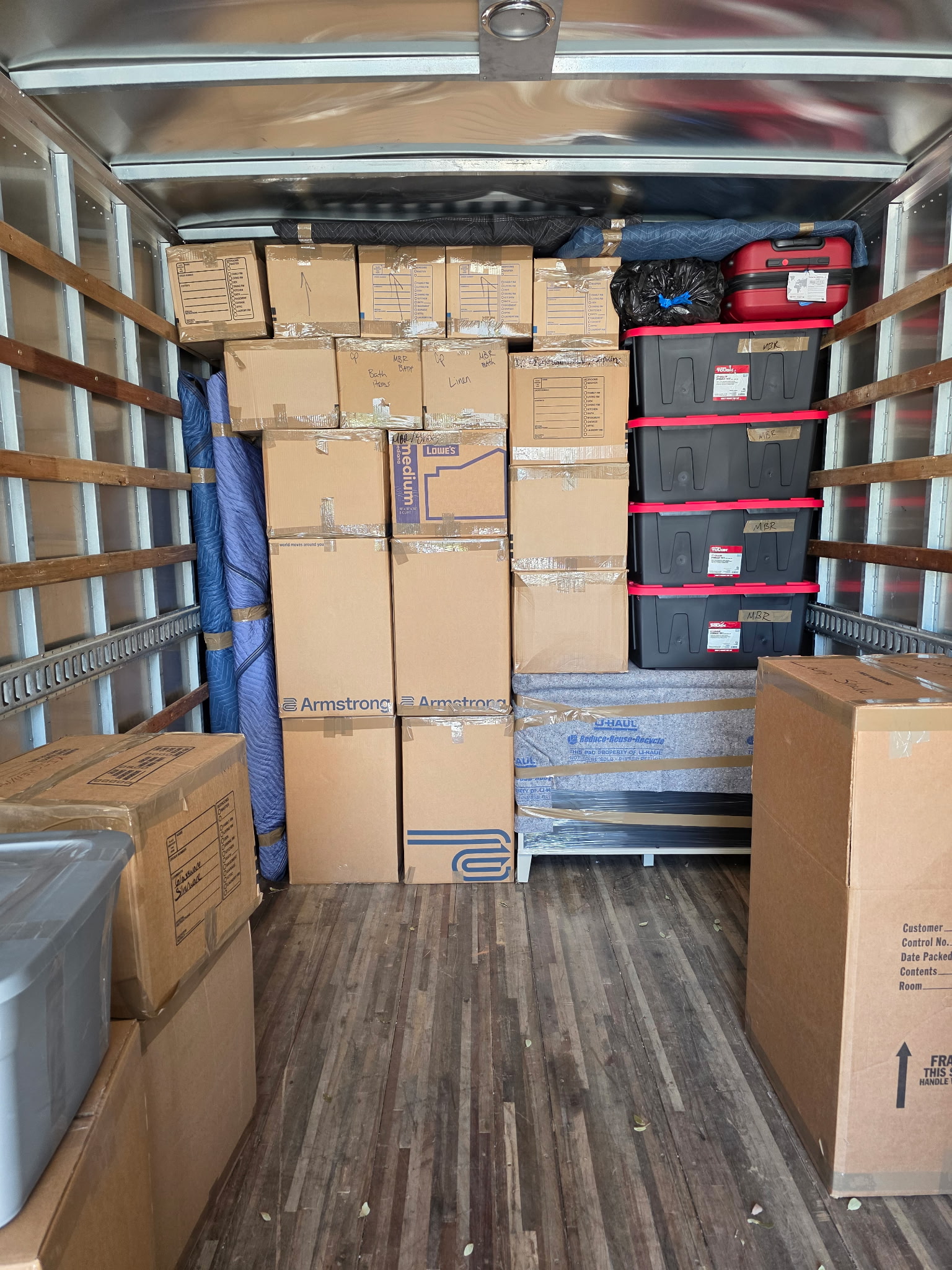 Efficiently packed moving truck